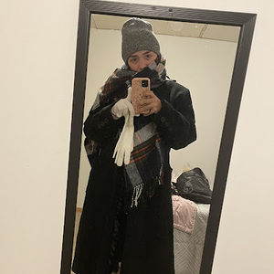 Meet your Posher, Riza